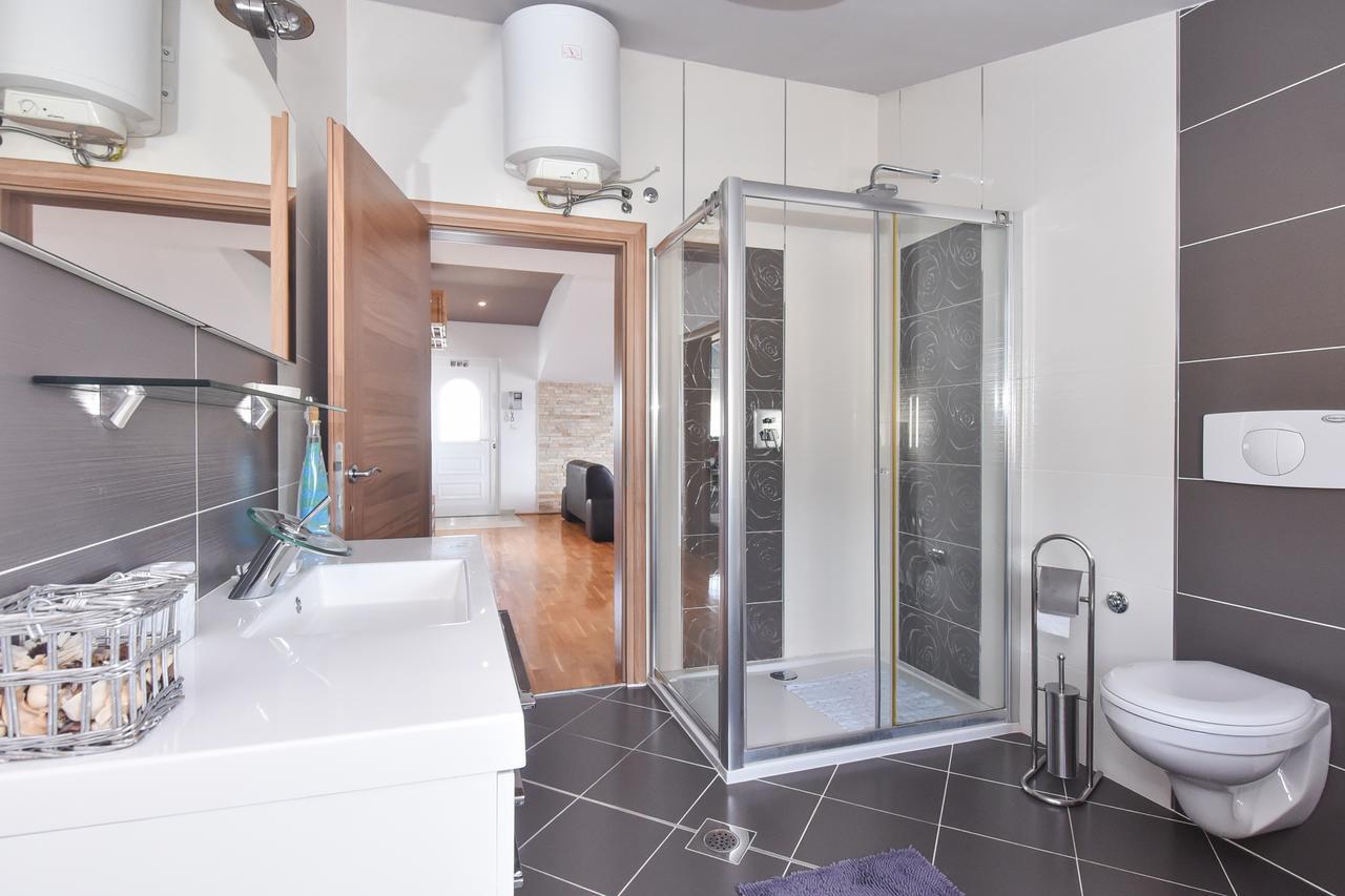 Apartment Larisa Горни Карин Екстериор снимка