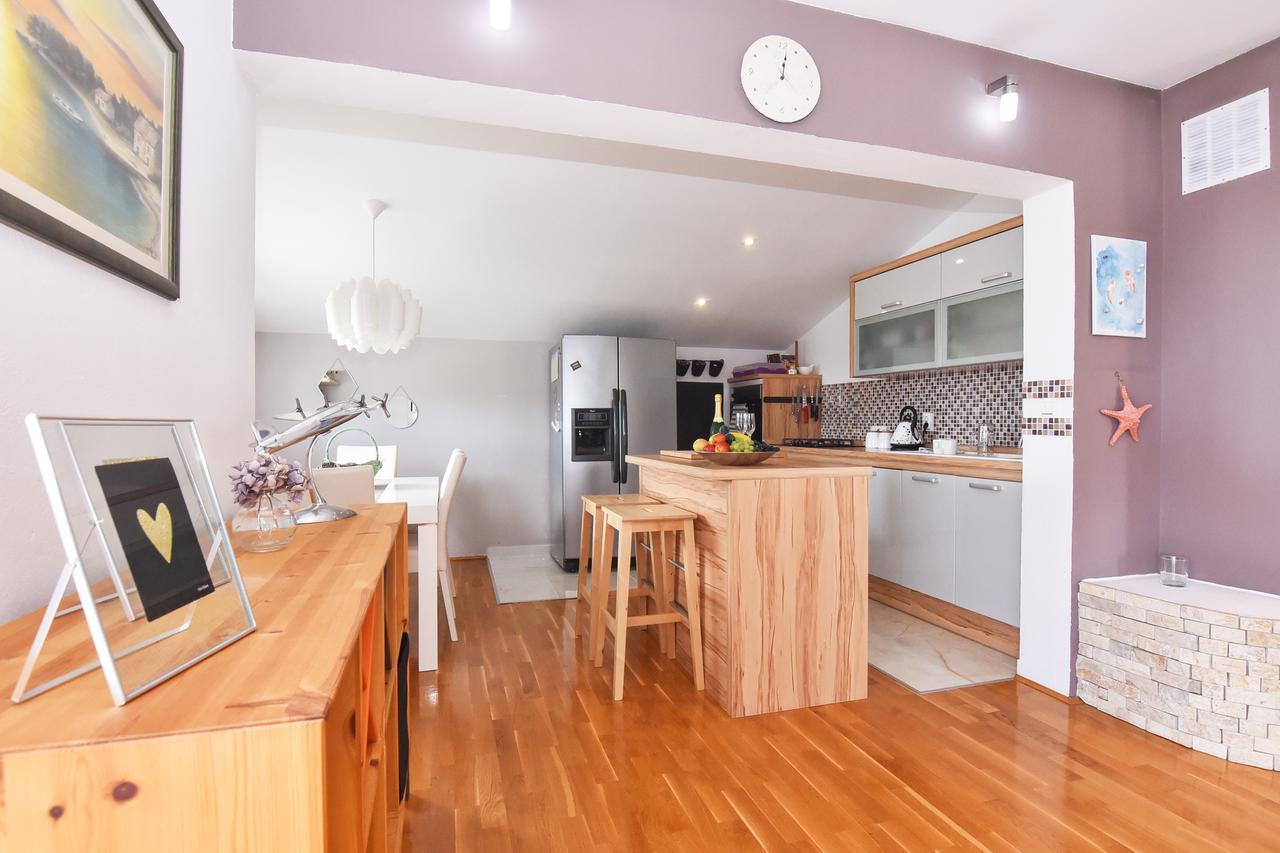 Apartment Larisa Горни Карин Екстериор снимка