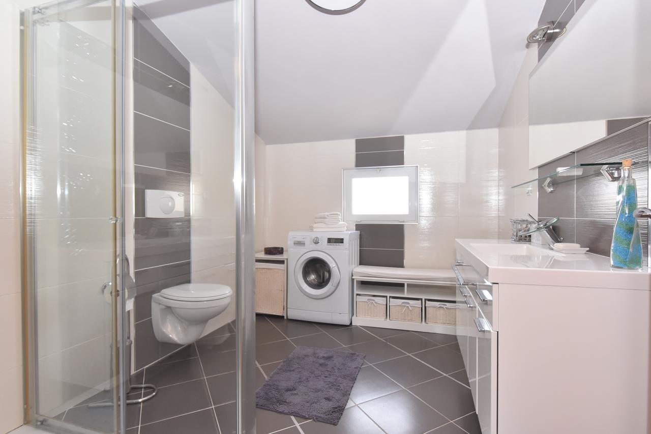 Apartment Larisa Горни Карин Екстериор снимка